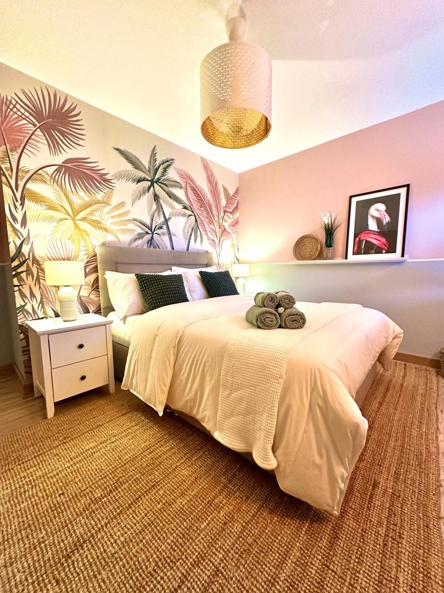 Blush Jungle - Homestay Dublin Exterior photo
